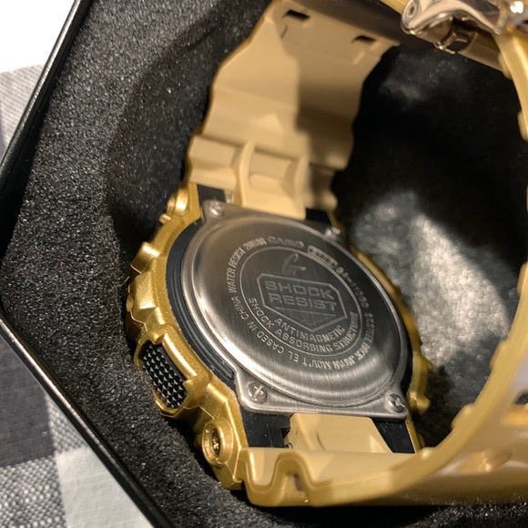 Men’s Casio G-Shock Gold Analog Digital Resin Watch GA-110 - Picture 7 of 14